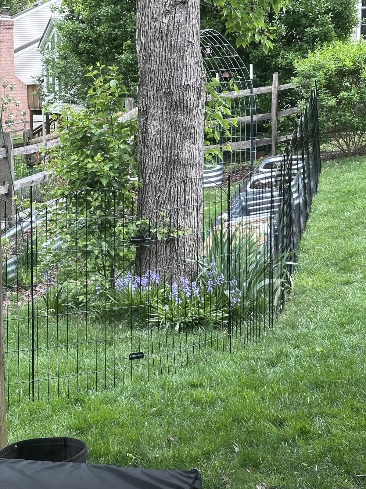 Metal Garden Fence 48 in x 20.3 ft, Tall Outdoor Dog Fence Panel for Yard | 8 Panels, Decorative Iron Fence Border for Large Dogs, No Dig Fencing with Stakes, Portable Animal Barrier Outside, Black customer photo 1