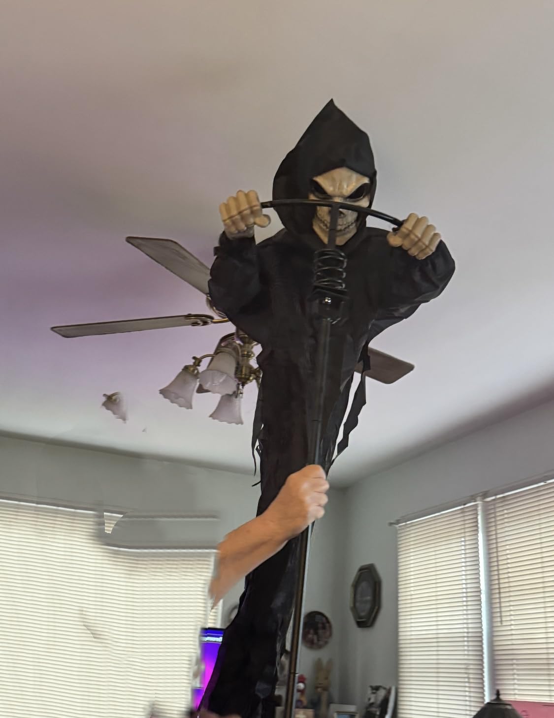 LarpGears Outdoor Halloween Skeleton Decorations, 7.8Ft Flying Rotated Skull Reaper Ghost Scarecrow Decorations for Garden, Porch, Yard customer photo 2