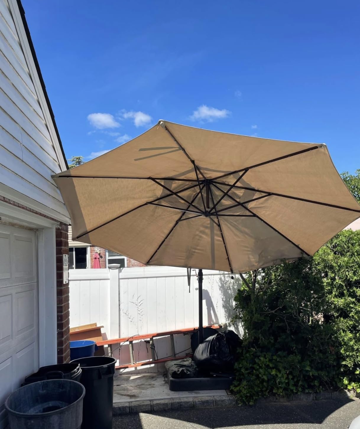 Aoxun 11 FT Cantilever Umbrella, Patio Large Aluminum Offset Umbrella Windproof with 360°Rotation, Heavy Duty Frame for Outdoor, Pool, Deck and Garden | Windproof round outdoor umbrella built with 8 sturdy ribs, perfect for pool, deck and garden outdoor shading customer photo 1