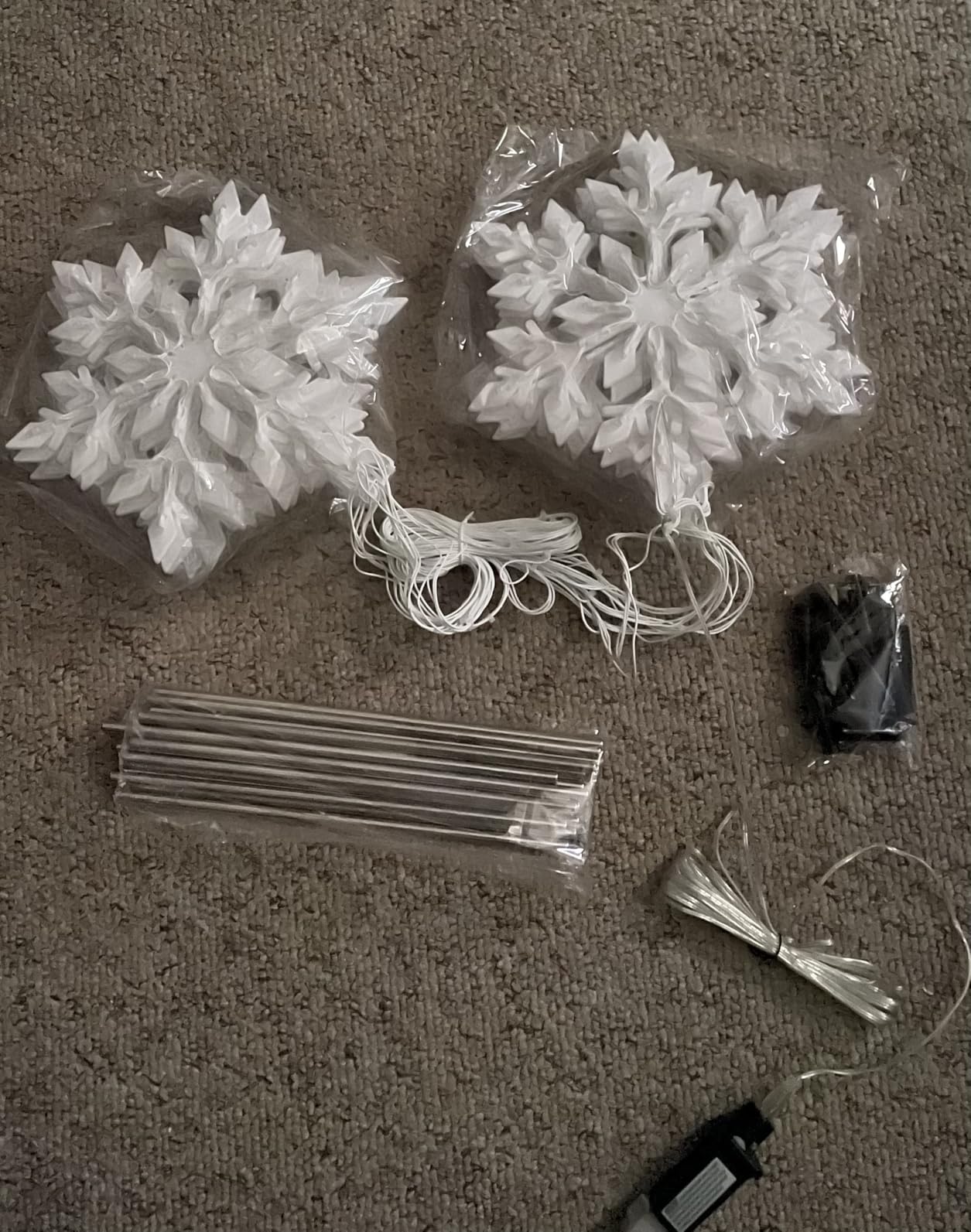 Brightown Snowflake Lights Outdoor, 10 Large Snowflake Christmas Pathway Lights, Christmas Decorations Outside Yard Sidewalk Walkway Driveway Marker Stake, White customer photo 2