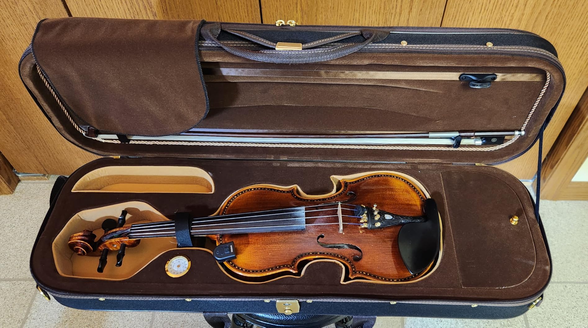 VEVOR 4/4 Full Size Violin Case, Nylon Waterproof, Lightweight Portable Travel Carrying Bag, with Plush Lining, Dual Shoulder Straps, Anti-Scratch, Professional Triangular Shape, for Violin, Black customer photo 2