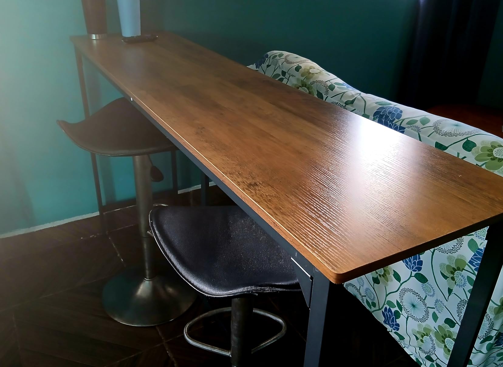 VEVOR Bar Table, Sturdy Metal Frame High Top Pub Table, Narrow Long Kitchen Dining, Cocktail Counter Bar Height Desk, Easy to Assemble, 39x16x35.5 in, for Living Room Party, Rustic Brown and Black customer photo 2