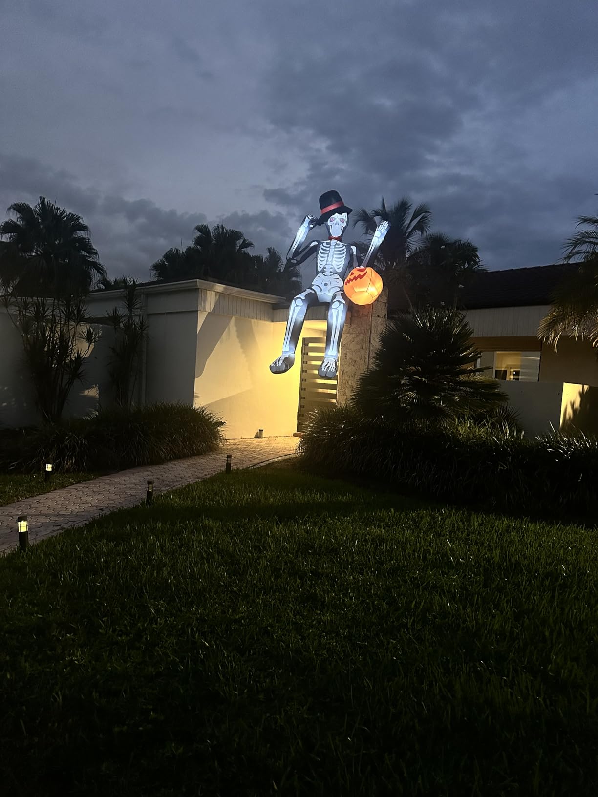 12FT Sitting Giant Skeleton Inflatable, Scary Halloween Inflatables Outdoor with Built-in LEDs customer photo 2