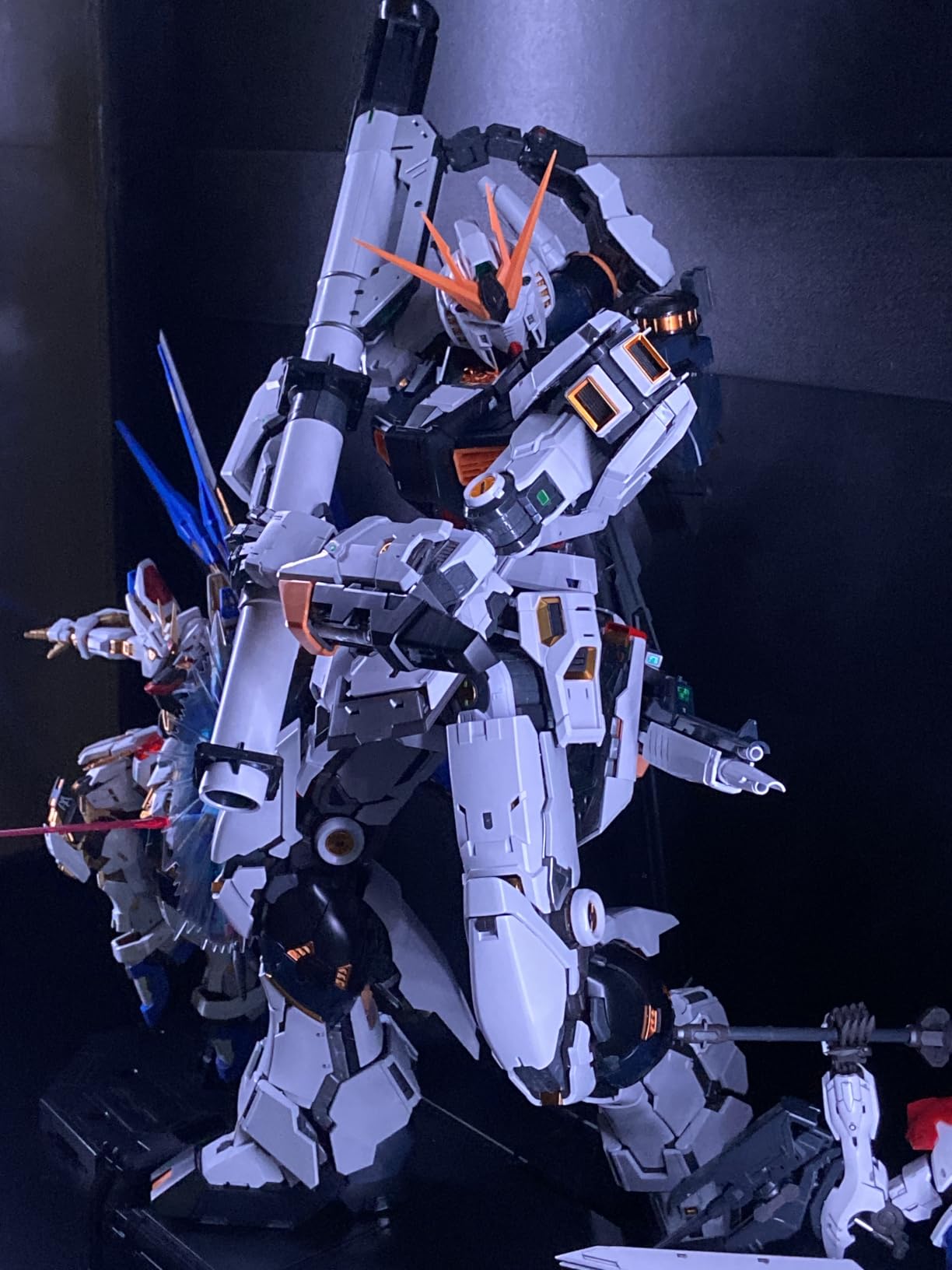 Bandai Hobby - Mobile Suit Gundam: Char's Counterattack - Nu Gundam PG Unleashed 1/60 Model Kit customer photo 2