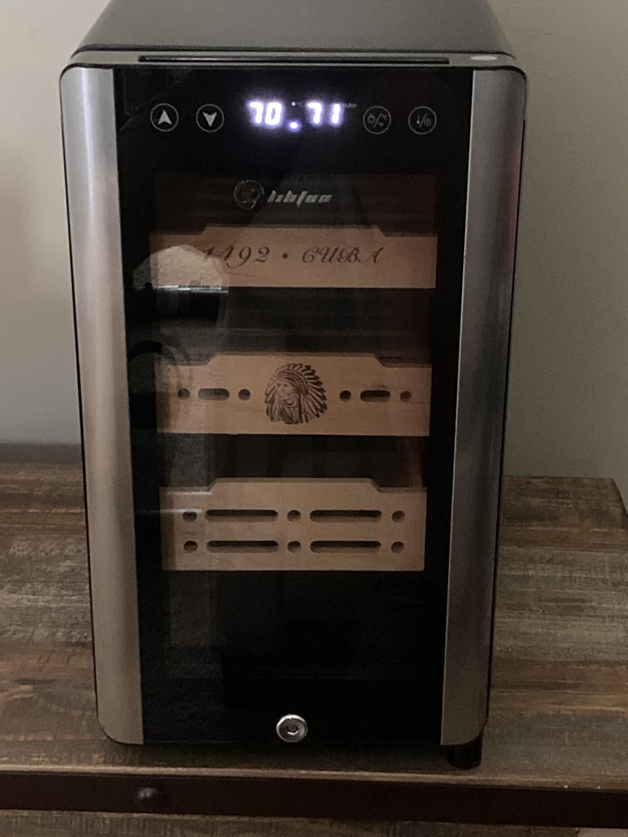 LIHTUN 25L Electric Humidor Cabinet for 150 Cigars, Thermoelectric Cooling, Adjustable Temperature and Humidity, Digital Display, 3 Removable Cedar Shelves, Safety Lock, Gift for Men (25L) customer photo 1