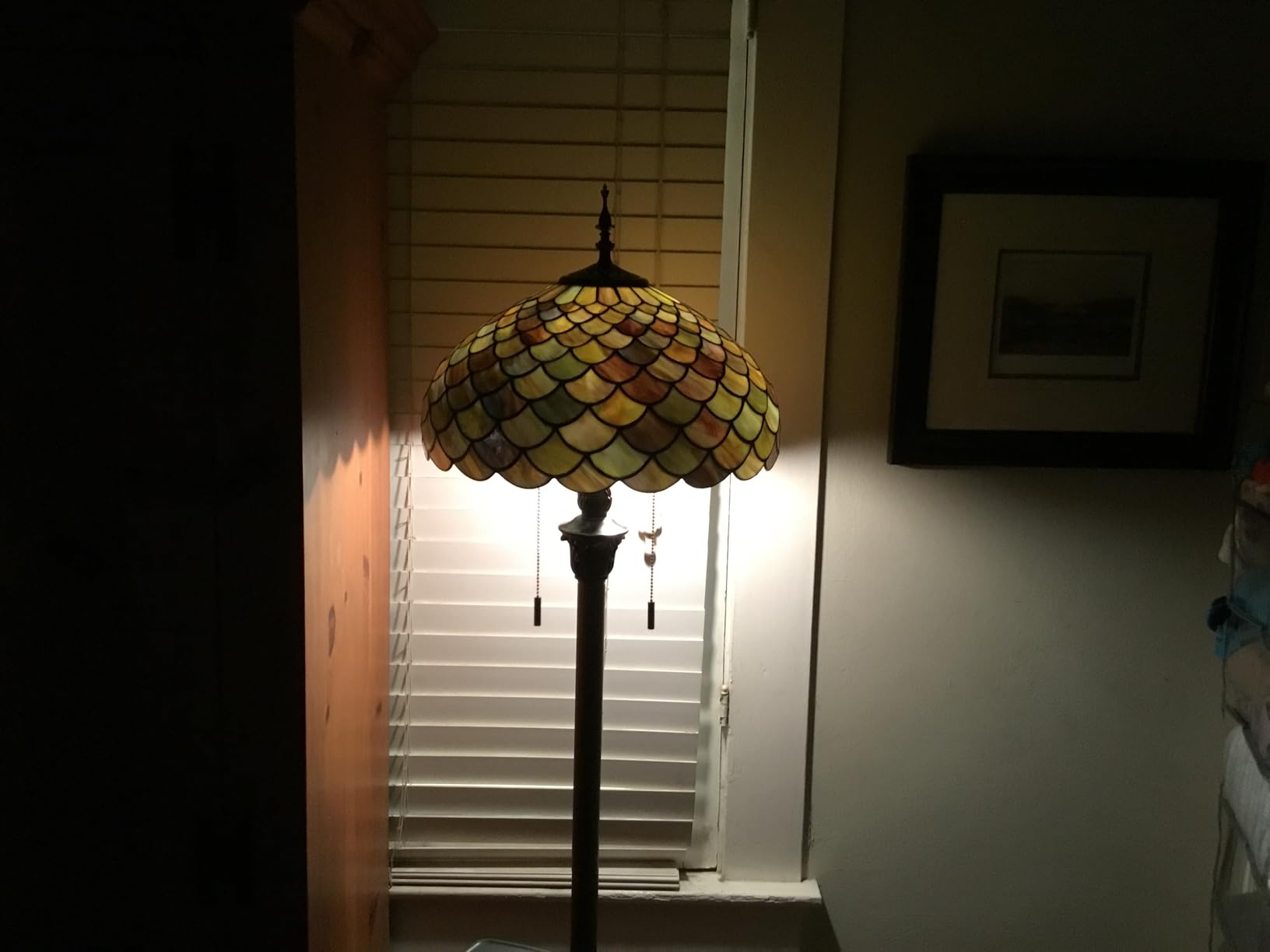 Tiffany Floor Lamp Green Wisteria Style Stained Glass Standing Reading Light 16x16x64 Inch Retro Inspired Pole Corner Lighting Art Decor for Bedroom Living Room Home Office (Green Leaves) customer photo 1