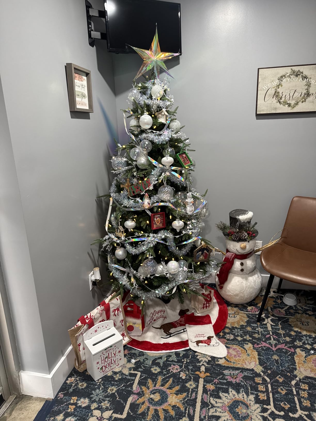 HOLLO STAR 7.5 ft Prelit Pencil Christmas Tree with 400 LED Lights, App Control, Aspen Artificial Christmas Tree, Multi-Color RGBW Lights, 1639 PE & PVC Branch Tips, Skinny Xmas Tree, for Home, Party customer photo 1