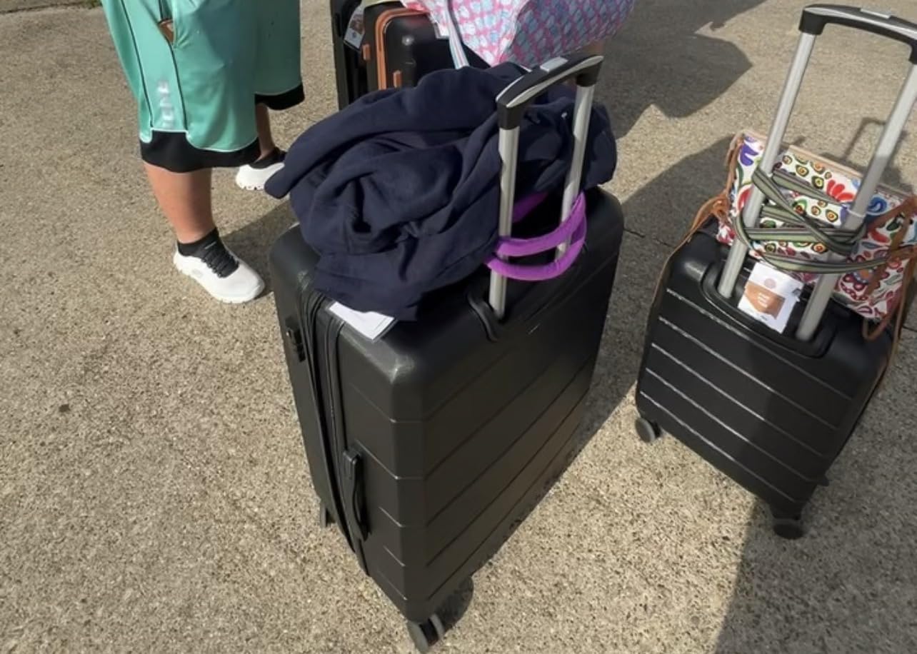 YOETEY Luggage Sets 3 Piece, Expandable Hardshell Suitcase with TSA Lock & Silent Spinner Wheels, Lightweight Hardside Travel Suitcase Set for International Trips (20/24/28 in, White) customer photo 2
