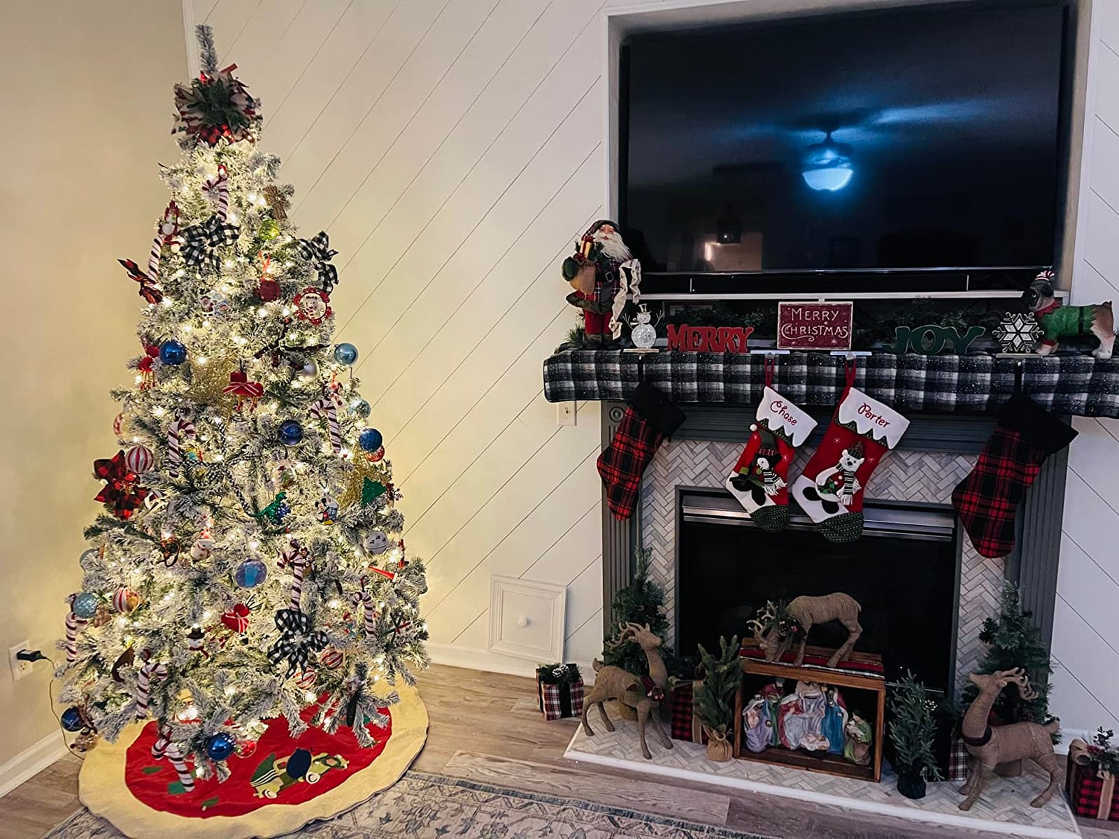 HAPPYGRILL 7FT Pre-lit Christmas Tree with 540 LED Lights, APP Controlled Xmas Tree with Color Changing Lights & 2324 Branch Tips, Hinged Artificial Decoration Tree for Holiday Festival customer photo 2