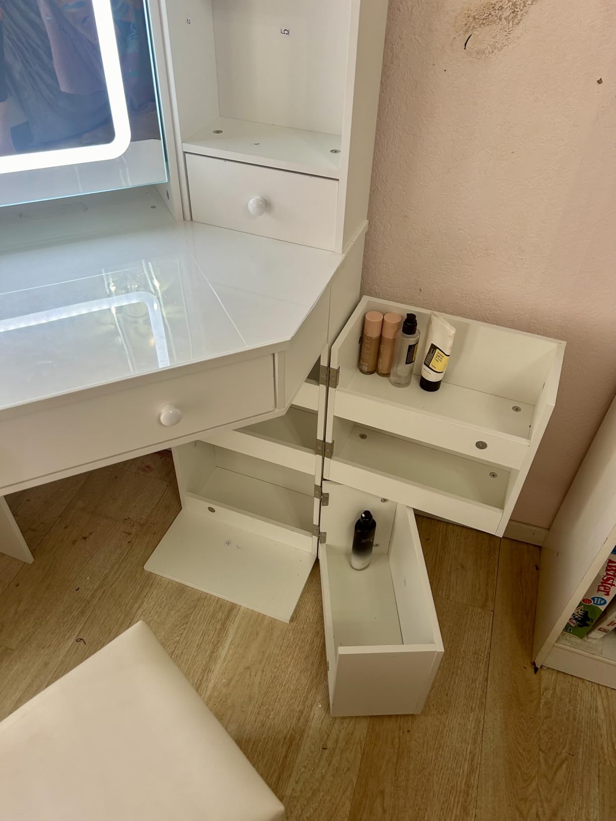 HAUOMS Fluted Corner Vanity Desk with Mirror & Lights, Natural Wood | Rotating Cabinet with 6 Shelves, Built-in Charging Station, 2 Drawers, Storage Bench, for Bedroom, Women Girls customer photo 1