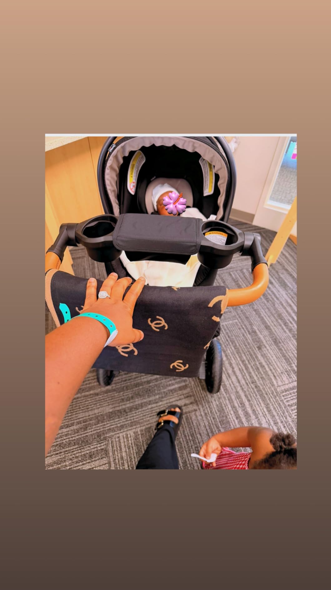 Chicco Bravo Primo Quick-Fold 3-in-1 Travel System with Car Seat | Somerset/Black, baby stroller and infant car seat combo, UPF 50+ canopy, all-wheel suspension, GREENGUARD Gold customer photo 1