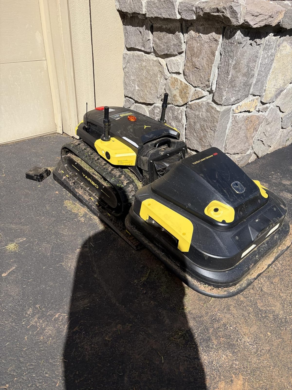 YARBO Robot Lawn Mower Pro with Modular Design for Large Yard up to 6 Acres, Perimeter Wire Free APP Control Robotic Lawnmower with 0.8