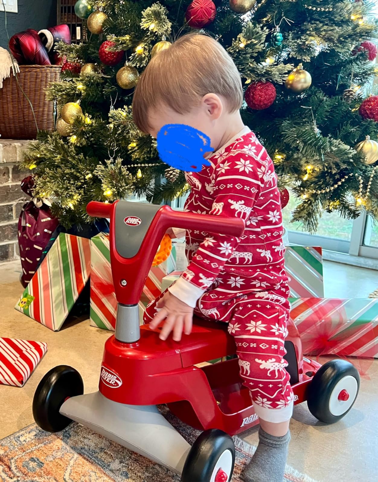 Radio Flyer Scoot 2 Scooter, Blue/Red/Pink, for Kids Ages 1-4, Ride On Toy or 4-Wheel Kids Scooter, Durable Wheels and Frame, Converts Easily with Flip Deck, Toddler Ride On Toys (Amazon Exclusive) customer photo 1