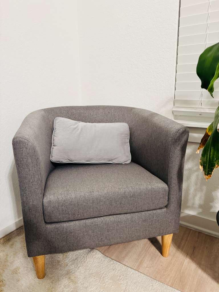 Accent Barrel Chair, Living Room Chairs with Armrest and Soft Padded, White, Wood Frame, Removable Cushion, Tool-Free Assembly, Modern Comfy Small Reading Chair for Bedroom Reception Room Cafe customer photo 1