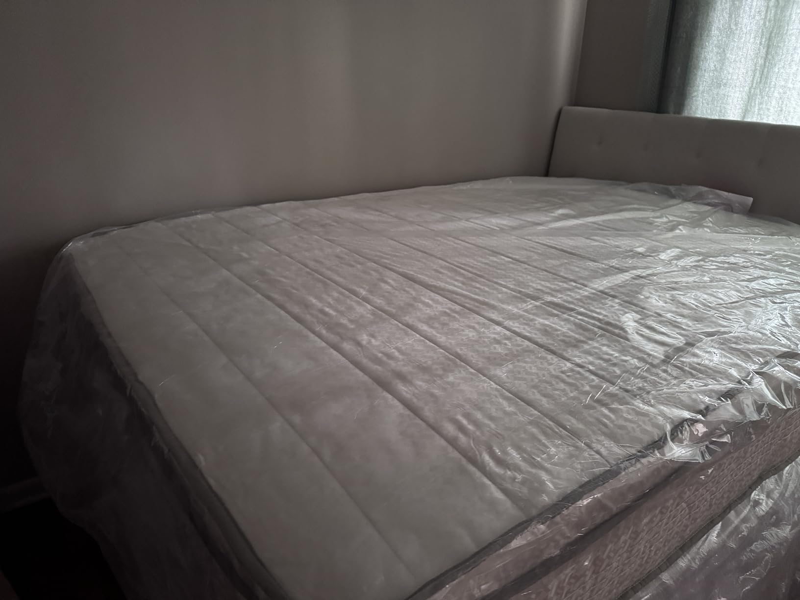 Avenco Queen Mattress 12 Inch in a Box, Queen Size Medium Plush Mattresses with Pocket Spring Smarts Coil Hybrid Colchones for Pressure Relief, CertiPUR-US Certified customer photo 1