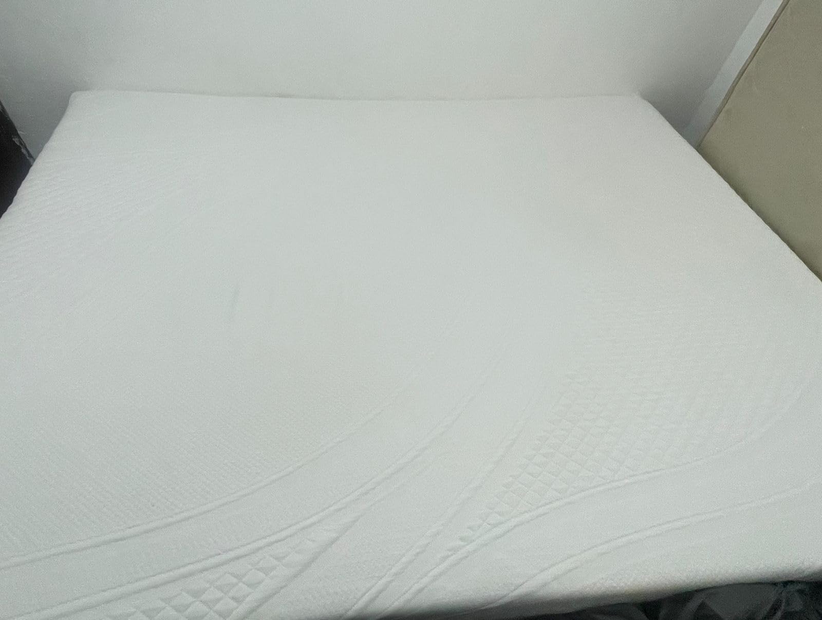Novilla Queen Mattress 14 Inch, Gel-Infused Bliss Cooling Queen Memory Foam Mattress in a Box with Cool-Touch Nylon Cover, Pain Relief & Spinal Support with CertiPUR-US Certified Foam customer photo 1