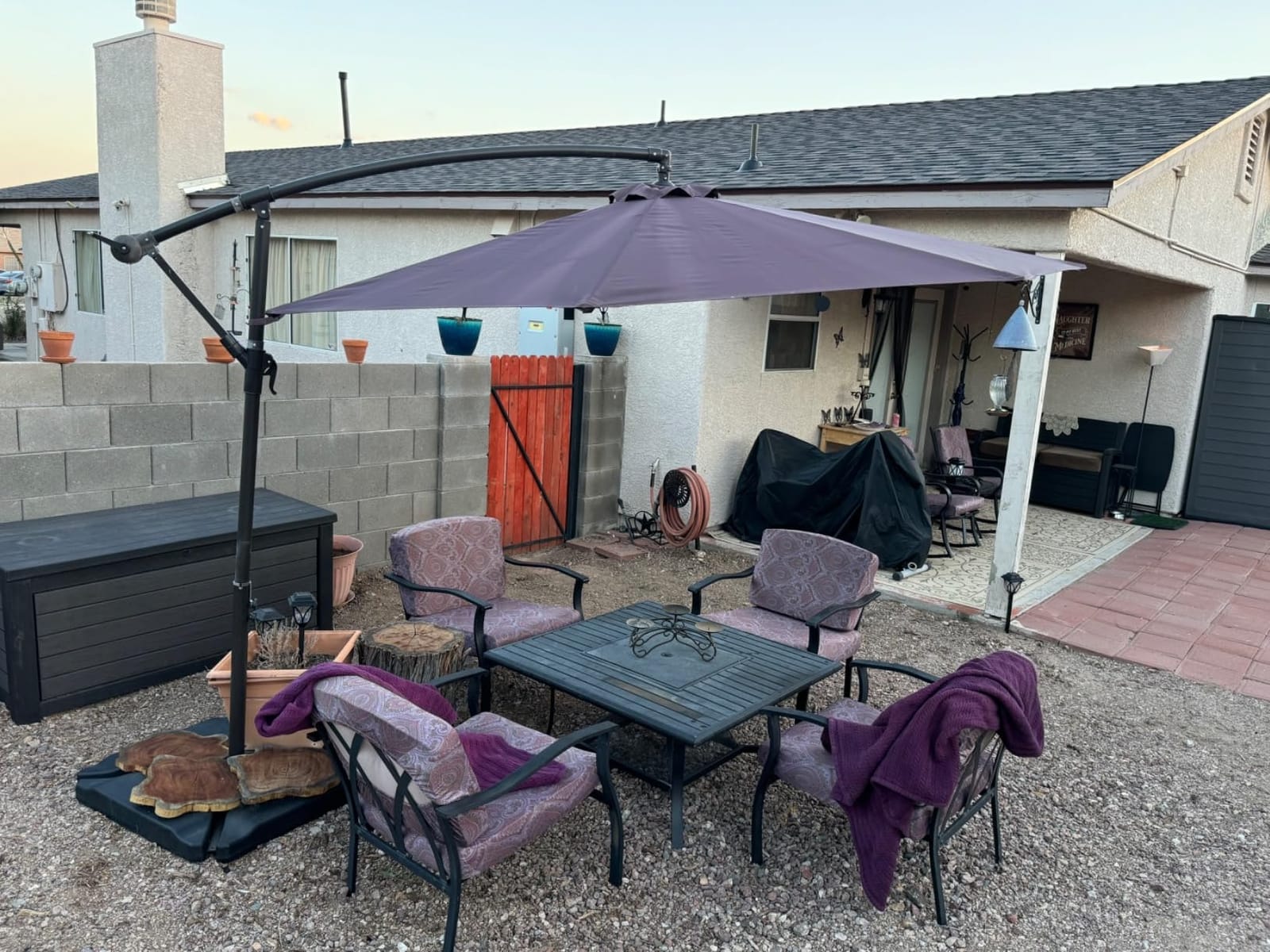 wikiwiki 10ft Solar LED Offset Patio Umbrella, Outdoor Cantilever Patio Umbrellas with Solar Lights for Backyard, Poolside and Garden, Easy Tilt Adjustment, 32 LED Lights & Polyester Shade, Tan customer photo 1