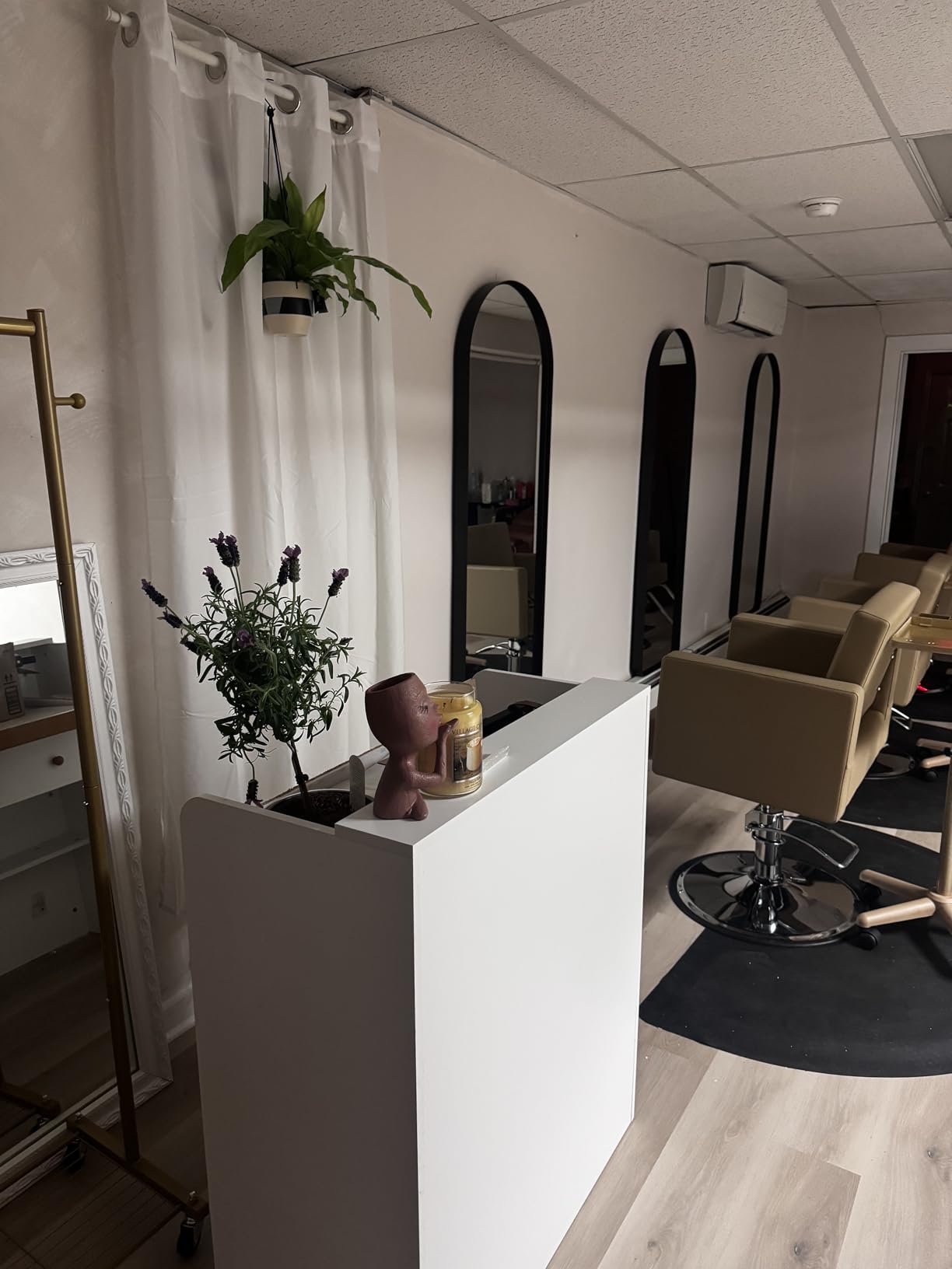 OmySalon Reception Desk with Counter, Small Front Checkout Desk w/Lockable Drawer, Wooden Modern Reception Table for Salon Lobby Office Home (Black, 32) customer photo 2