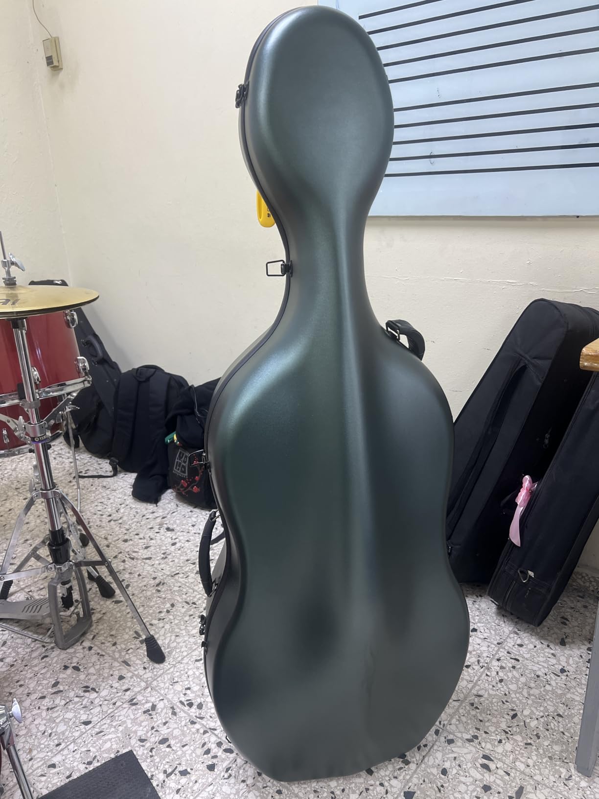 Vetimobato Carbon Fiber Cello Case for 4/4 Full Size Hard Shell with Wheels, Built-in Handle, Backpack Straps, Bow Holders Cello Accessories Box Strong & Ultralight (Black Pattern) customer photo 1