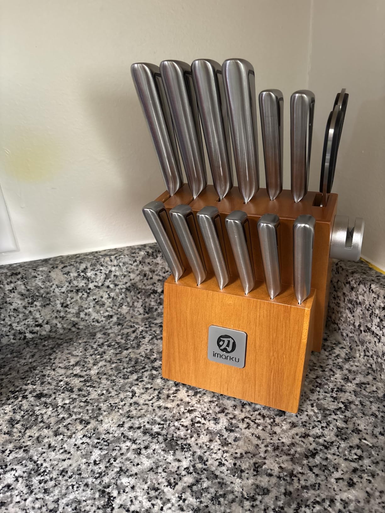 imarku Japanese High Carbon Stainless Steel Knife Set with Block, Precision-Forged Gyutou Kitchen Knives with Built-in Sharpener, Ultra-Sharp 10-15° Edge, Ergonomic Non-Slip Handle, Dishwasher Safe customer photo 1