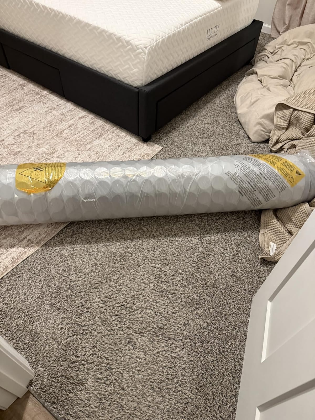 Sleepmax Ergonomic Queen Mattress 14 Inch Plush - Cooling Hybrid Mattress Pressure Relief & Spine Alignment - Deep Sleep Bed in a Box for All Shapes - 365-Night Trial, Forever Warranty, Made in USA customer photo 1