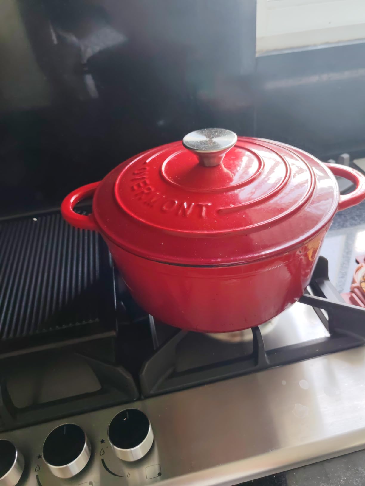 Overmont Enameled Cast Iron Dutch Oven - 5.5QT Pot with Lid Cookbook & Cotton Potholders - Heavy-Duty Cookware for Braising, Stews, Roasting, Sourdough Baking, White customer photo 2