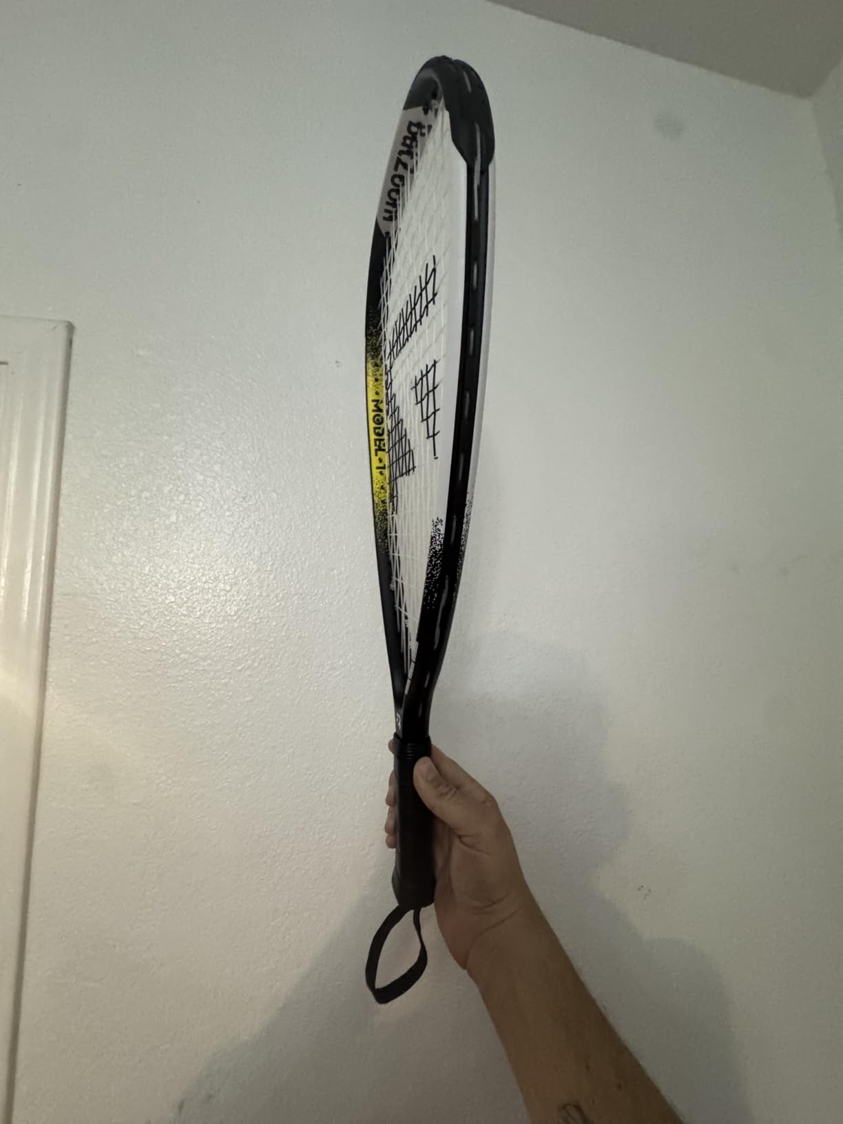 BatZoom Racquetball Racket with Cover, One-Piece Construction and Lightweight Design for Enhanced Control & Power - Perfect for Beginners and Intermediate Players customer photo 1