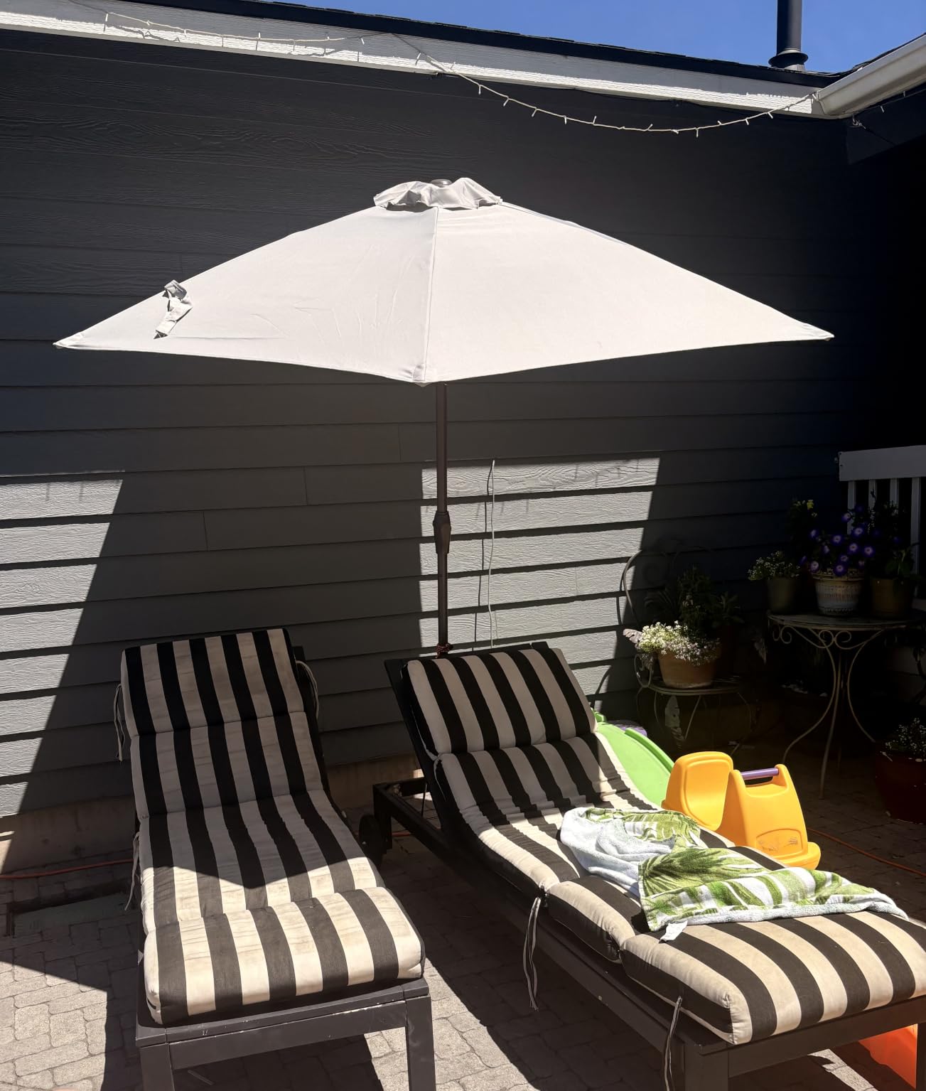 7.5ft Patio Umbrella, Outdoor Table Market Umbrella with Smooth Crank Lift, 6 Windproof Fiberglass Ribs, UPF50+ UV Protection for Deck, Pool, Garden and Backyard customer photo 1