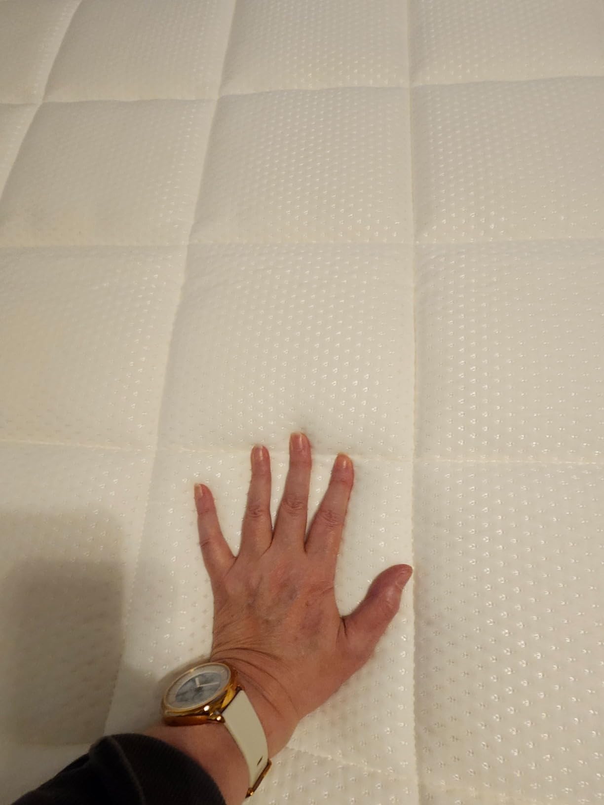 LETMOON 14 Inch Queen Mattress, Hybrid Queen Size Mattress in a Box, Ultra Thick Multi-Layer Foam & Pocket Spring Mattress, Quiet Motion Isolation Ergonomic Mattress for Luxury Master Bedroom customer photo 1