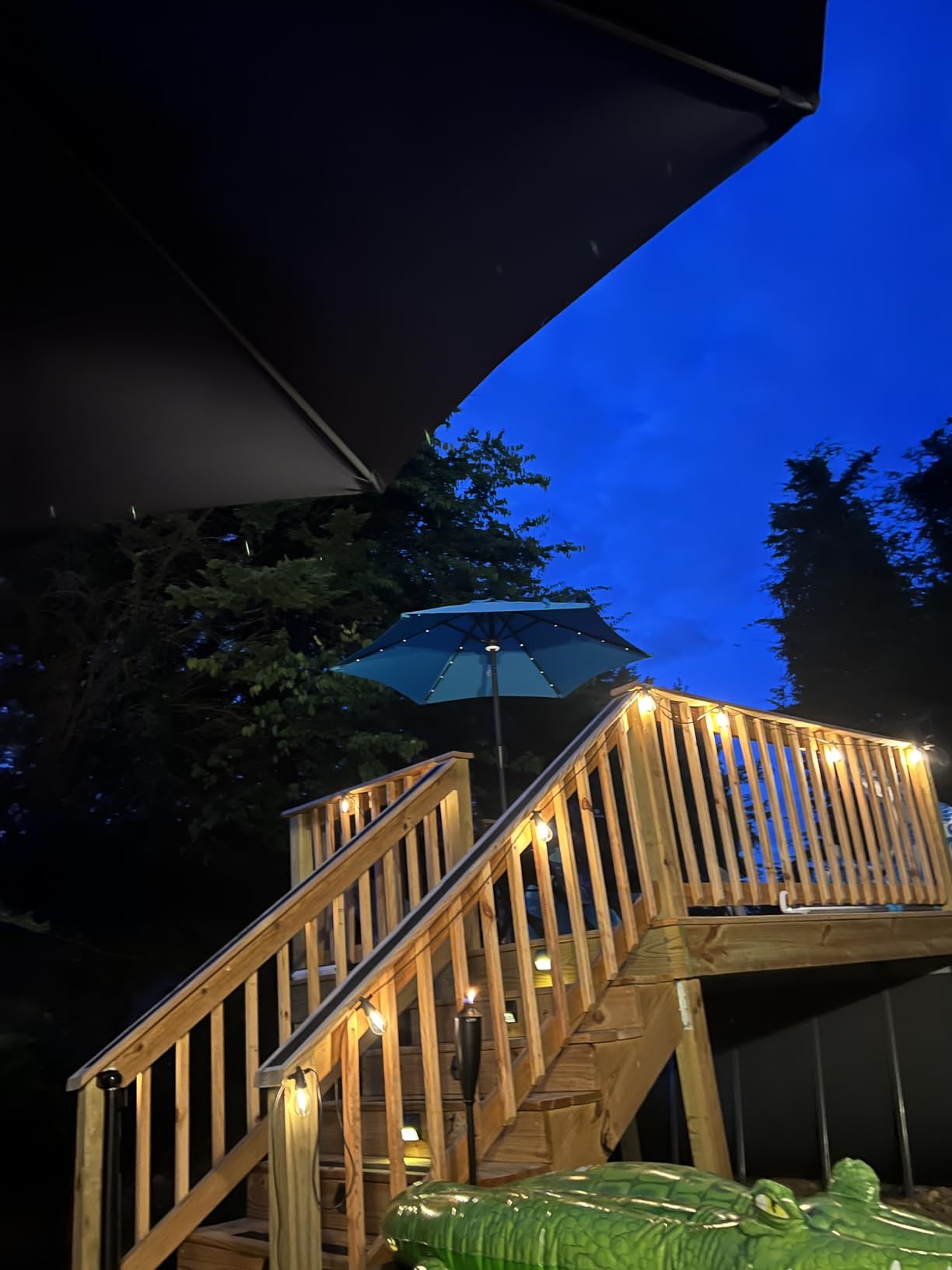 FLAME&SHADE Solar Patio Umbrella with Centre Light, 7.5 FT Aqua Blue | UV Protection, Small Solar Outdoor Umbrella for Porch, Deck, Backyard, Garden, Provides Evening Lighting, 24 LED Lights customer photo 1