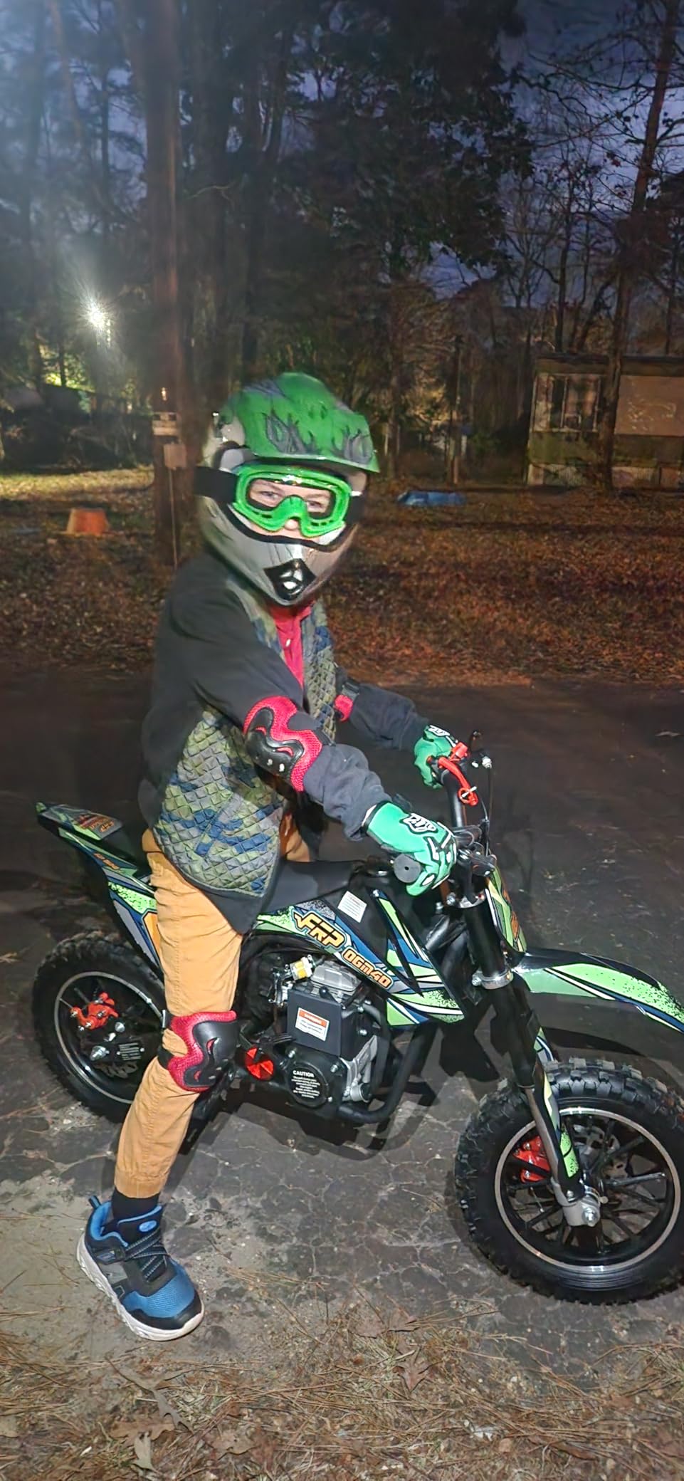FRP FX40 Gas Dirt Bike For Teens 40cc 4-Stroke Dual Disc Brake Off Road | EPA-Approved Engine, Up To 20 Mph, Ages 13+, Up To 132 Lbs, Front & Rear Suspension, Key Ignition, Red customer photo 1