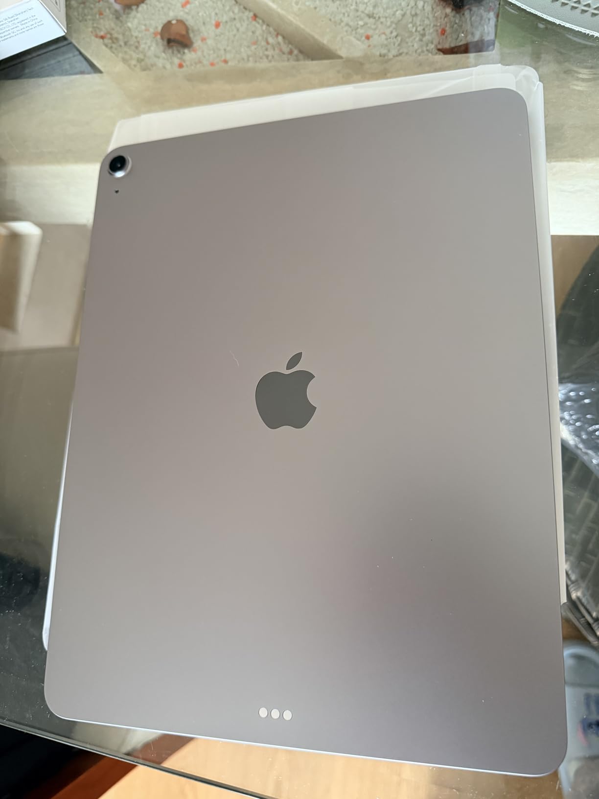 iPad Air 13-inch (M4): Liquid Retina Display, 256GB, 12MP Front/Back Camera, Wi-Fi 7 with Apple N1, Touch ID, All-Day Battery Life - Starlight customer photo 2