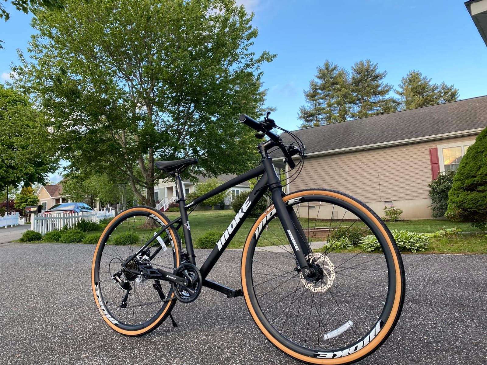 DEYGIA Hybrid Bike, 24-Speed 700C Wheel Hybrid Bicycle with Dual Disc Brakes, Trigger Shifting, Internal Wiring Frame, Lightweight City Commuter Bicycle for Men Women Adult, Multiple Colors customer photo 2