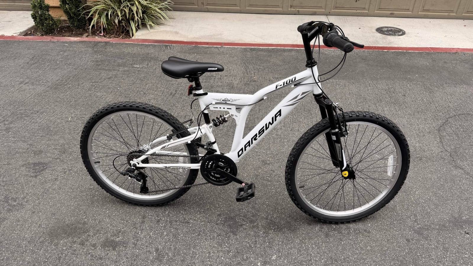 24/26 Inch Mountain Bike for Men & Women, 21-Speed Full Suspension MTB, High-Carbon Steel Frame, Quick Release Front Wheel, Dual Fenders, Easy Assembly, Trail & Commuter Bicycle customer photo 1