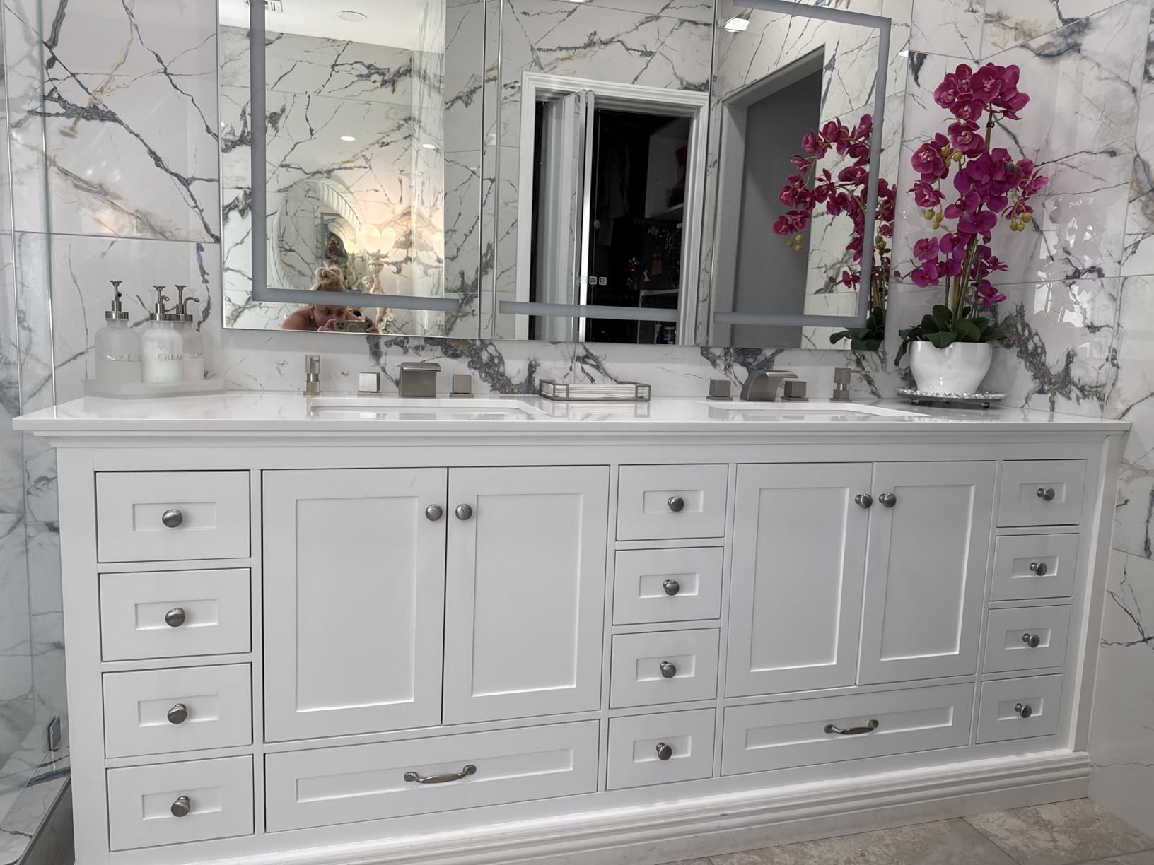 84-Inch Bathroom Vanity with Double Sinks, Bathroom Freestanding Vanity W/4 Soft-Close Doors and 14 Drawers, White Vanity W/Brushed Nickel Handles customer photo 2