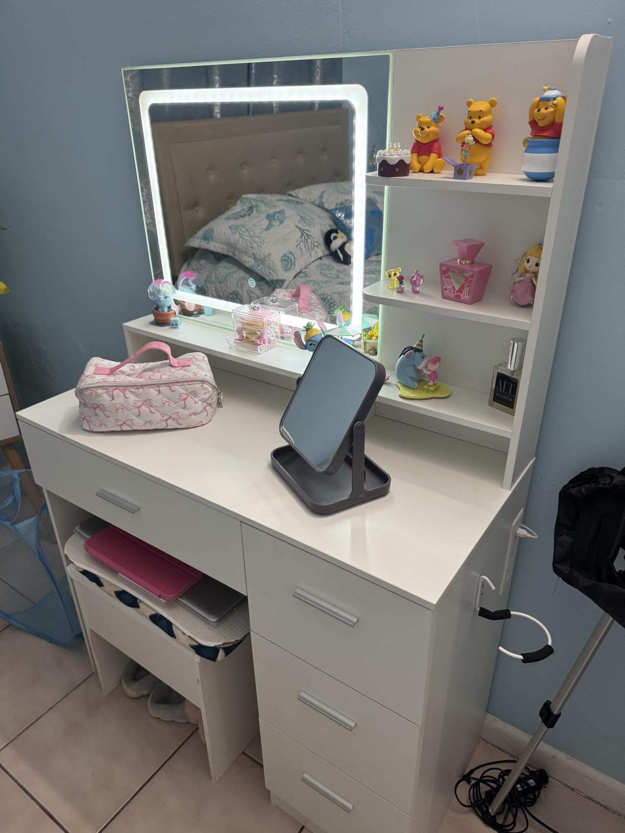 LIVELYGLOW White Makeup Vanity Desk with Charging Station & 4 Drawers customer photo 1
