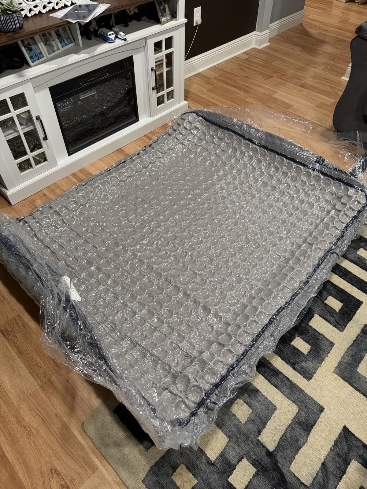 Avenco Queen Mattress 12 Inch, Luxury Hotel-Level Cooling Hybrid Mattress with Dual NanoGEL Memory Foam, SmartS Coil for Motion Isolation & Extra Back Support, Pressure Relief, CertiPUR-US Certified customer photo 1