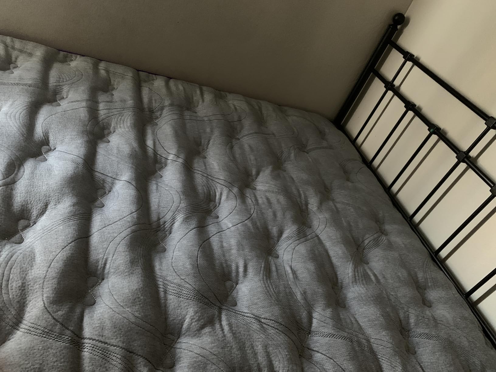 (Luxury Hotel) 16 Inch King Size Hybrid Mattress in a Box, Medium Firm | (2026 Upgraded) Mattress with Cooling-Gel Memory Foam & Pocket Springs, Extra Edge Support, Pressure Relief, 365-Night Trial customer photo 1