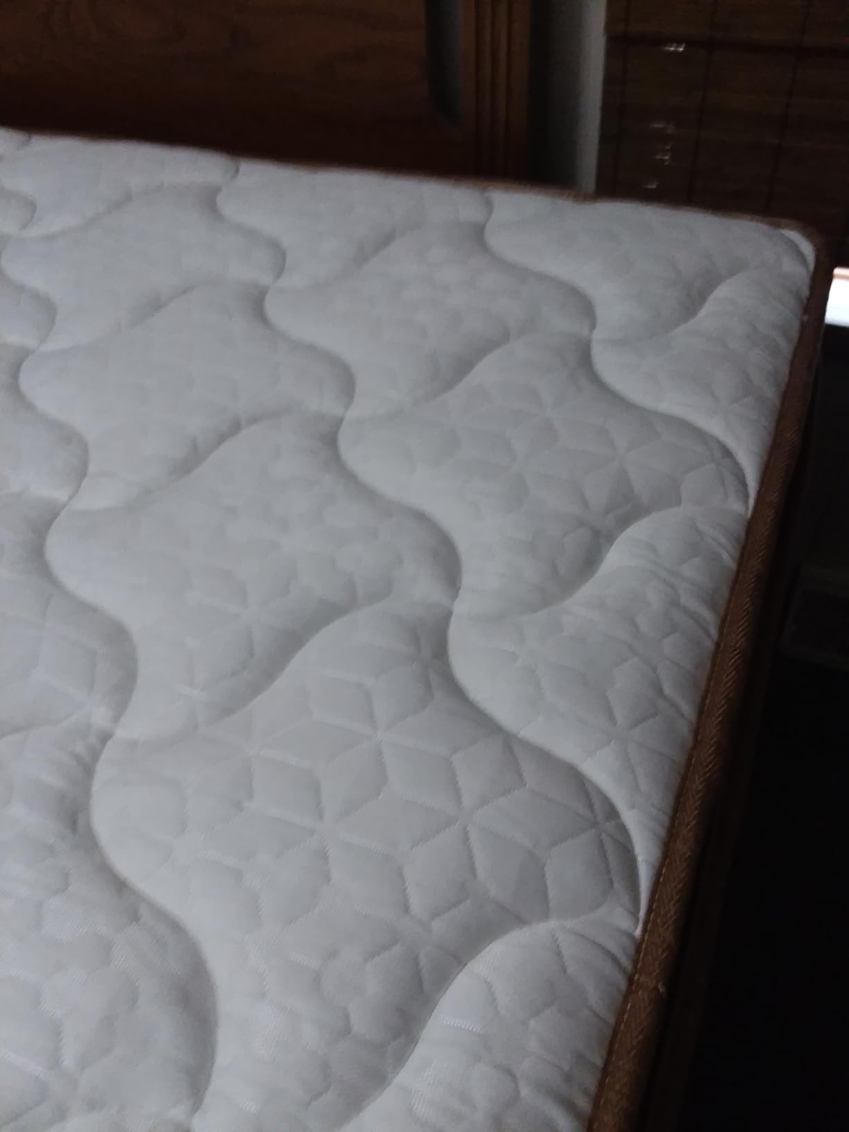 Queen Mattress 14 Inch, Cooling Hybrid Bed in a Box, Individual Pocket Springs, Motion Isolation, Targeted Hip/Shoulder/Lumbar Support, Fiberglass-Free, Ergonomic Zones, 365-Night Trial, CertiPUR-US customer photo 2