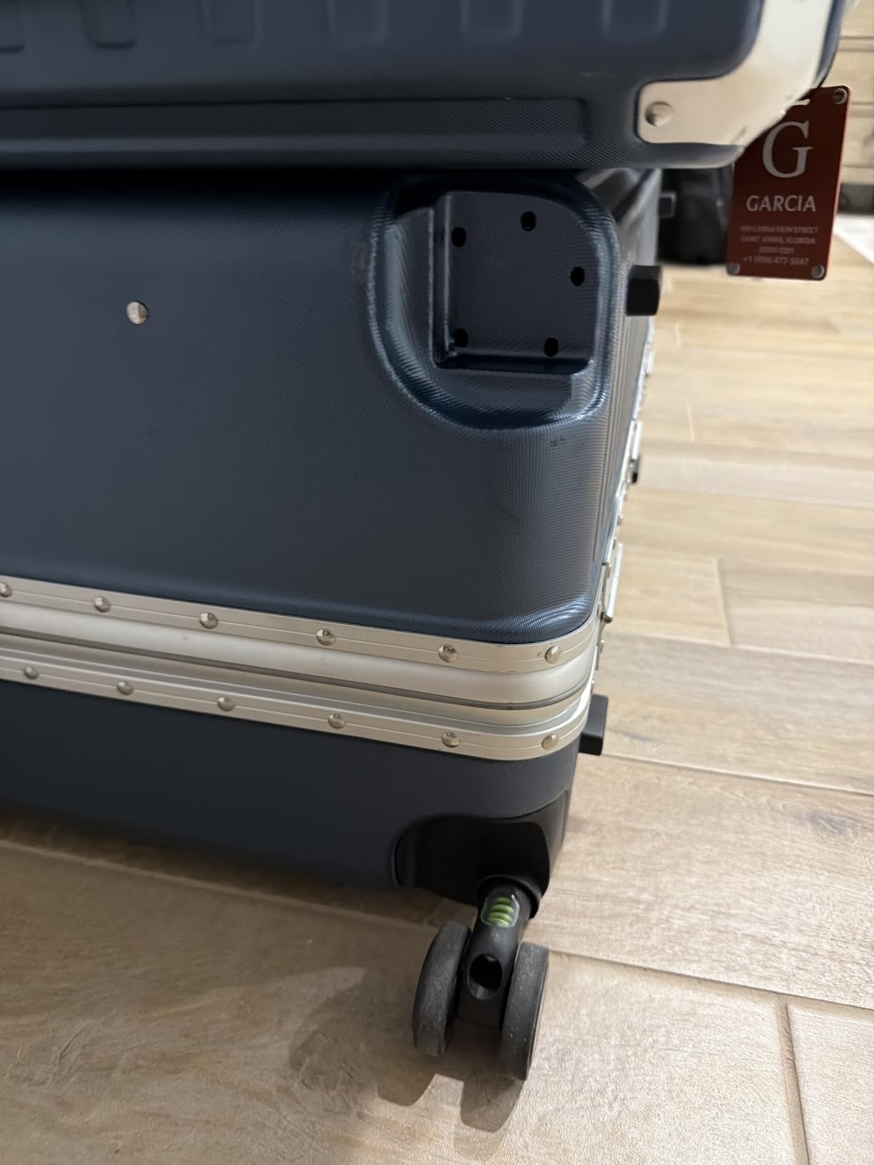 LUGGEX Carry On Zipperless Suitcase, Aluminum Frame, Silver Ivory, 20