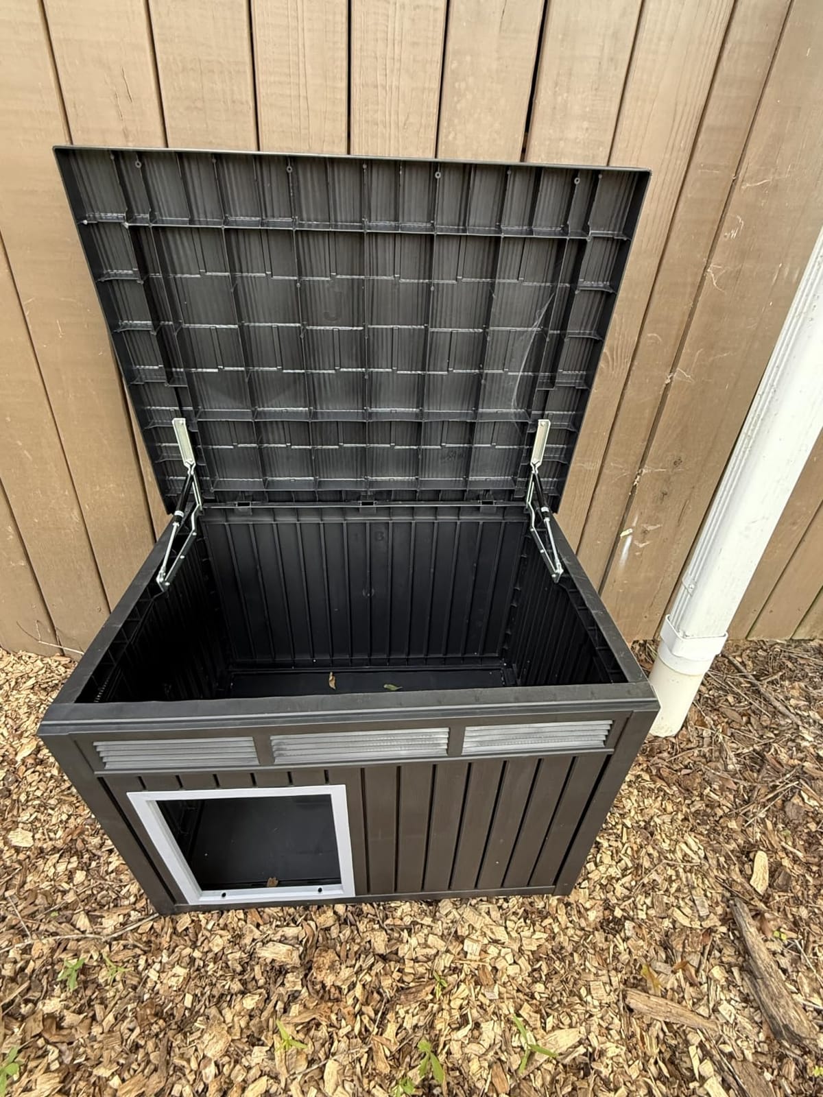 Large Chicken Coop with Hydraulic Air Rod, Resin Duck Coop with Elevated Floor and Air Vents, Backyard Poultry Pet Shelter with Weatherproof Openable Roof customer photo 1