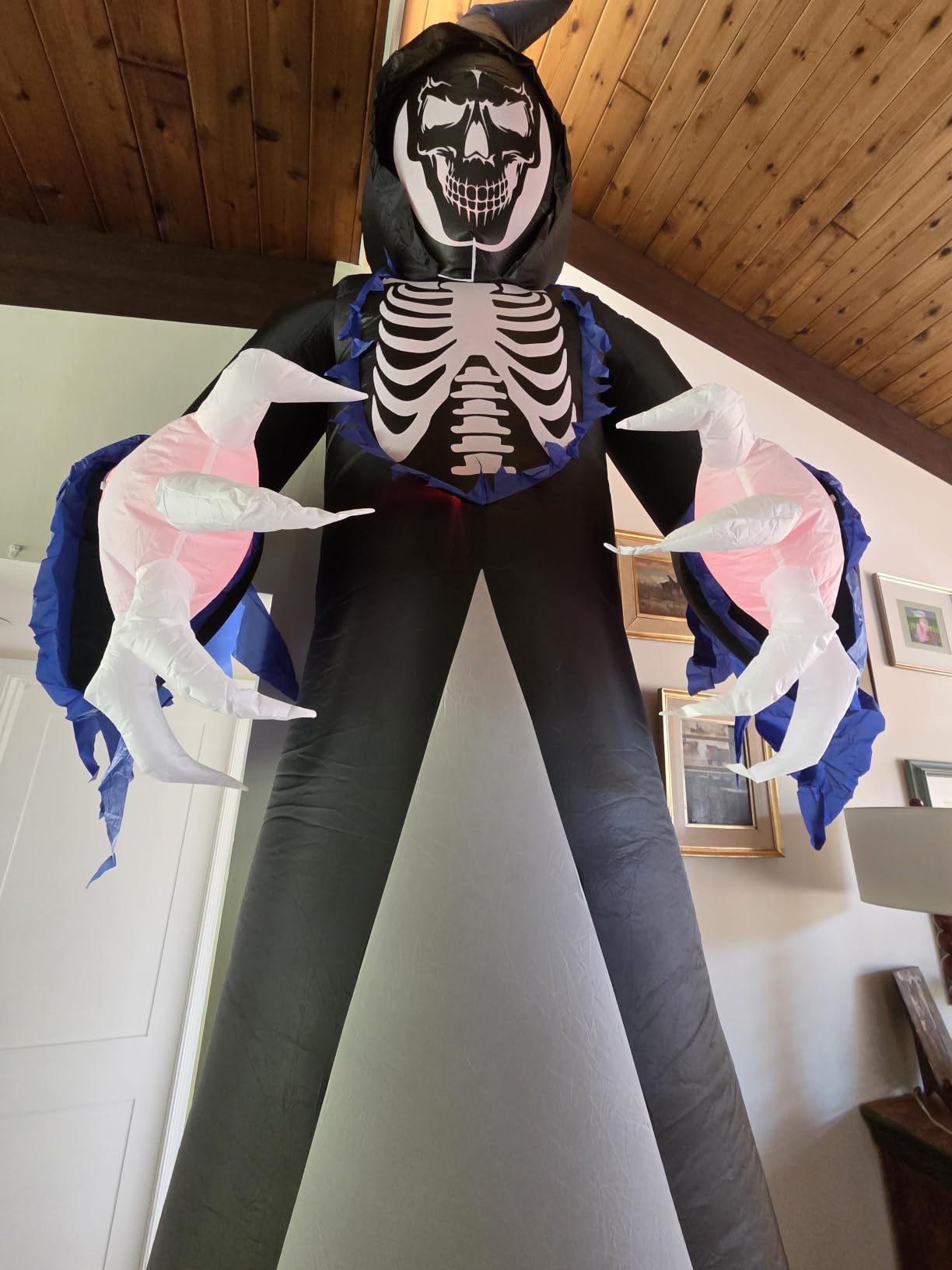 Elegear 12FT Grim Reaper Skeleton Halloween Inflatable Blow Up with PIR Motion-Activated Screaming customer photo 1
