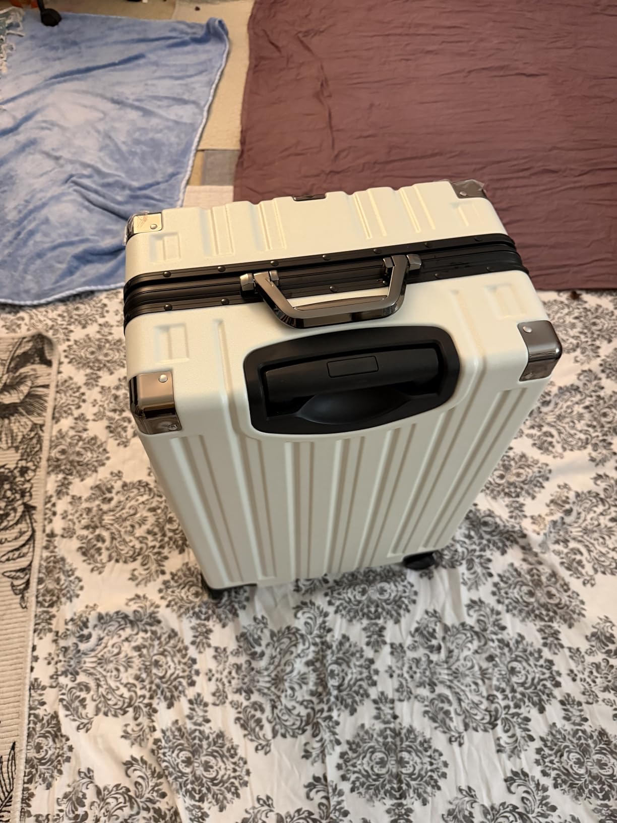 Krute Zipperless Carry On Luggage with Wheels 20 inch Hardshell Suitcase | 22*14*9 Airline Approved 100% PC Aluminum Frame Luggage with Spinner Wheels customer photo 2