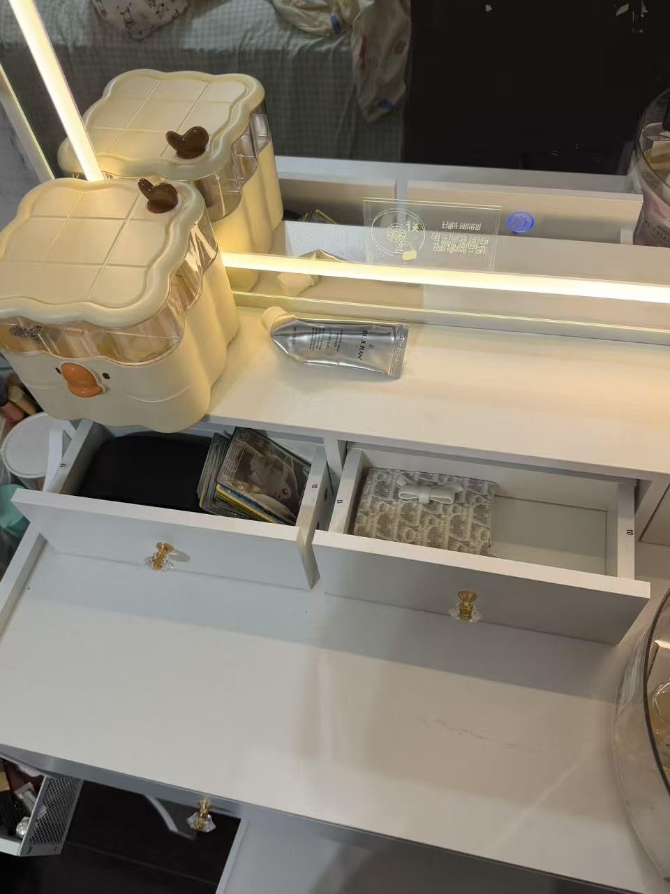 COMHOMA Vanity Desk with LED Lights Mirror & Power Outlet customer photo 1