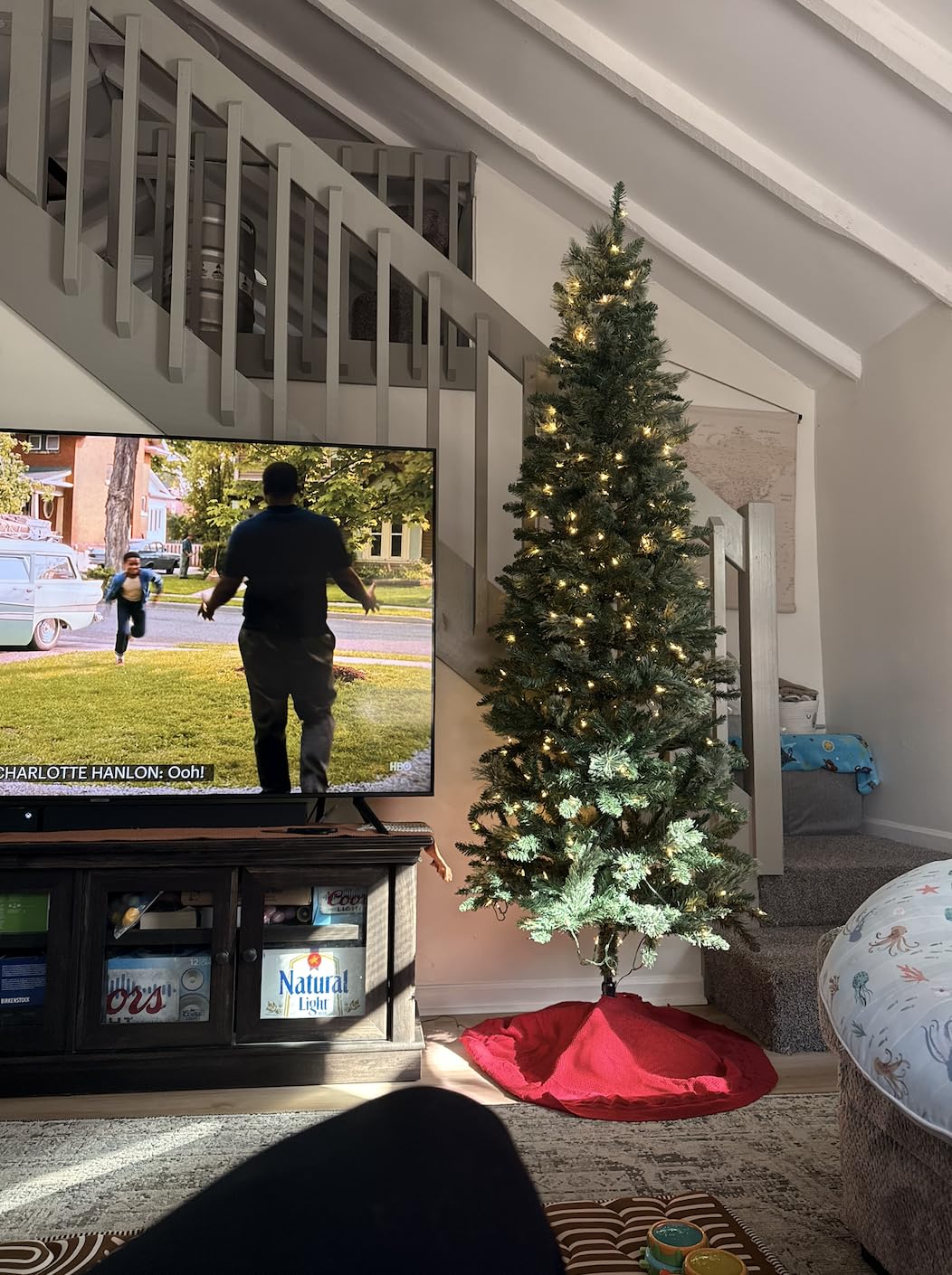 Hykolity 6 ft Prelit Pencil Christmas Tree with 300 Warm White LEDs | 1,622 Mixed PE and PVC Tips, Hinged Design and Sturdy Metal Stand customer photo 1