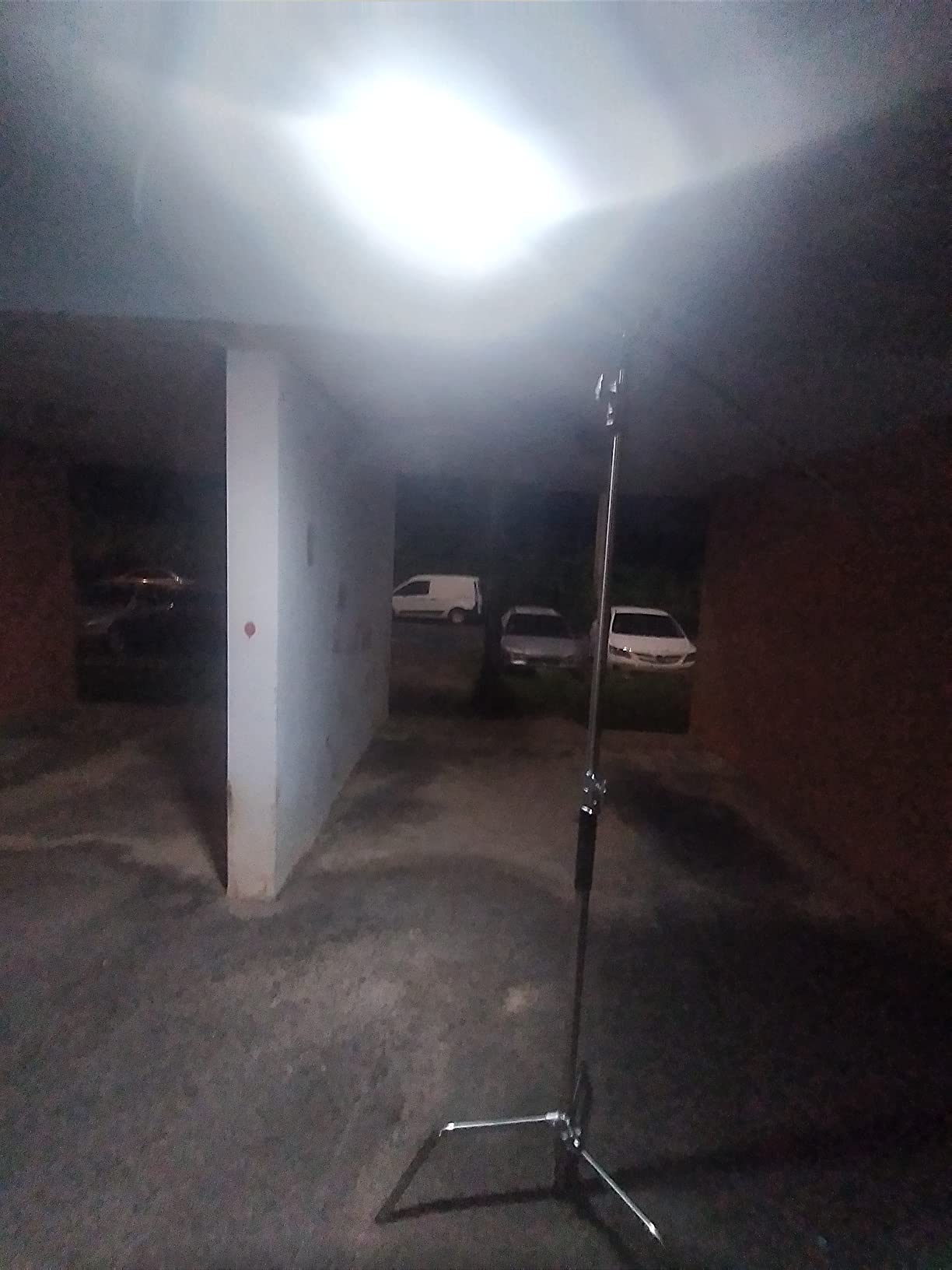 Flashpoint 10' C Light Stand on Turtle Base Kit with Two Tier Spring Loaded Riser Column, 3' GOBO Heads, Baby Pin and 40' Grip Arm, Chrome, a for Cinema Still customer photo 1