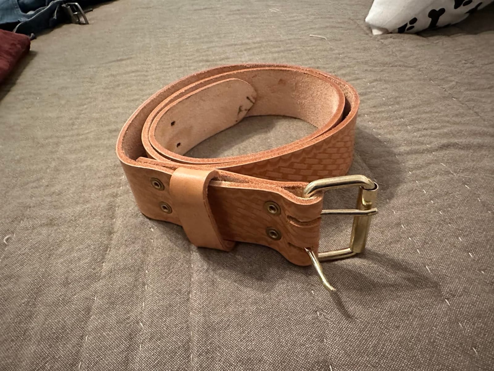 KLEIN TOOLS 5415XL Tool Belt, Heavy-Duty Leather Work Belt for Contractors, Construction, Carpenters, Electricians, Framers, Ironworkers, X-Large customer photo 2