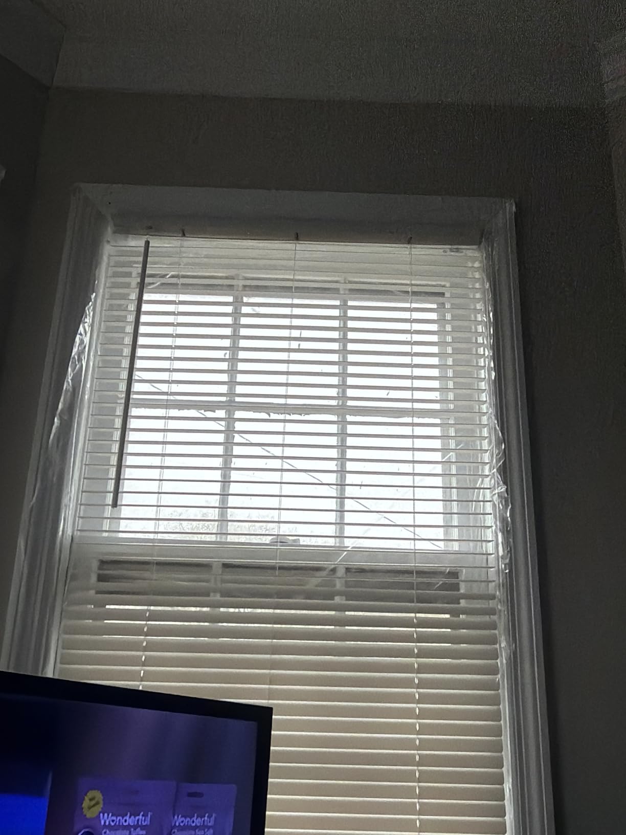 Frost King V76H Shrink Window Kit 84-Inch by 110-Inch, Clear customer photo 2