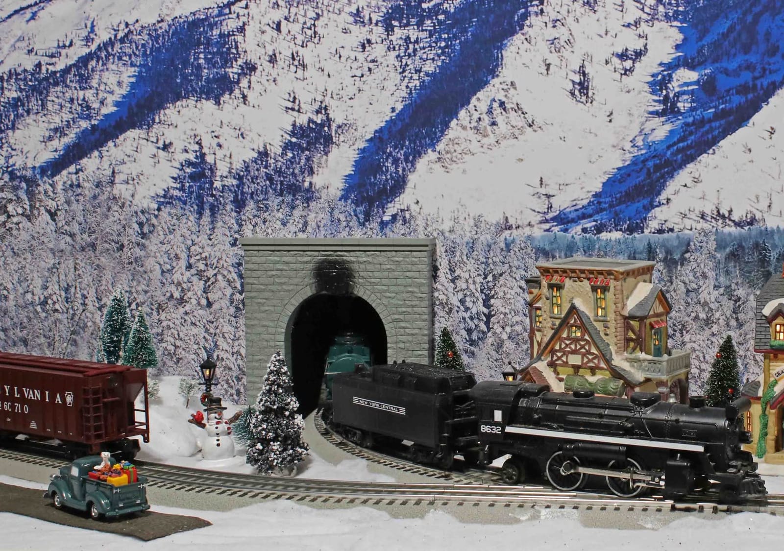 M.T.H. Electric Trains O Single Tunnel Portal (2) customer photo 2