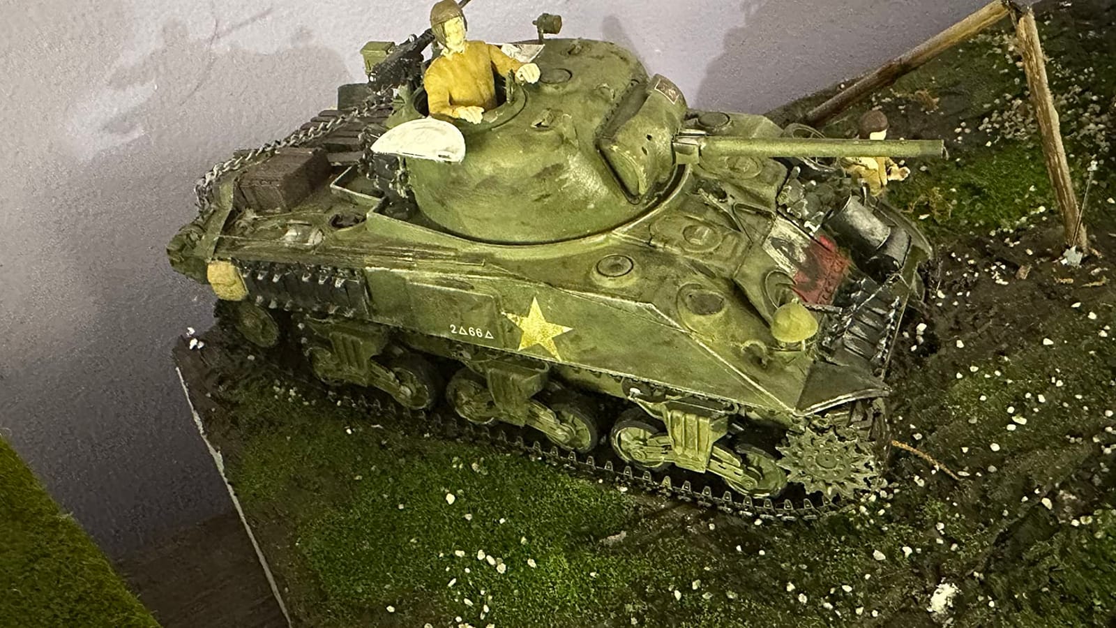 Tamiya 35190 1/35 U.S. Medium Tank M4 Sherman Plastic Model Kit customer photo 1